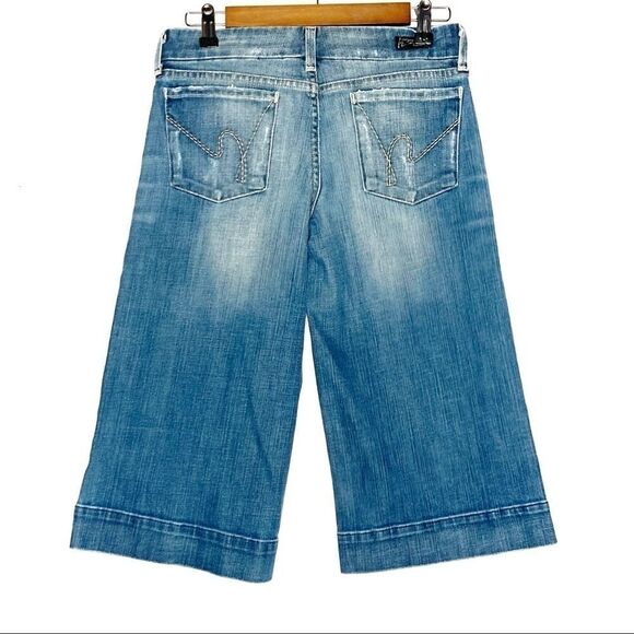 Citizen of Humanity | Distress Capri Jeans - Picture 5 of 6